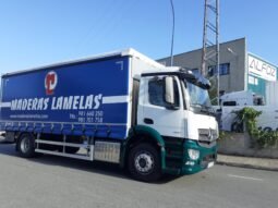 
CARROCERIA CON LONAS Y TECHO CORREDERO , EN UN  MERCEDES ACTROS 1927 full									