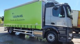 
CARROCERIA CON LONAS LATERALES ELEVACIÓN HIDRAULICA , MERCEDES full									