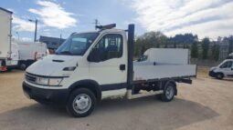
CAMION DOS EJES CAJA ABIERTA CON GRUA , IVECO 2006 full									
