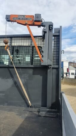
CAMION DOS EJES CAJA ABIERTA CON GRUA , IVECO 2006 full									