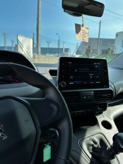 
FURGONETA PEUGEOT RIFTER 2020 full									