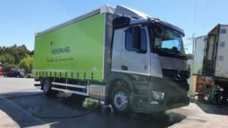 CARROCERIA CON LONAS LATERALES ELEVACIÓN HIDRAULICA , MERCEDES